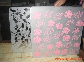 十堰玻璃噴砂機(jī)與衛(wèi)浴磨砂工藝 惠捷機(jī)械助力玻璃藝術(shù)與瓷磚背景墻制造